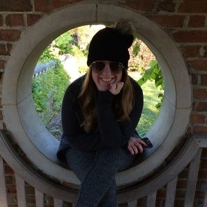 Meet your Posher, Claire